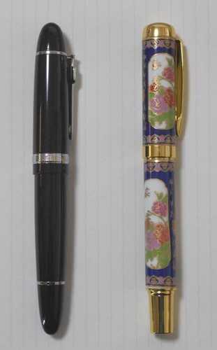 Jinhao159(左)と牡丹陶器(右)2.jpg